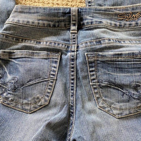 SILVER Suki DENIM Mid-rise BOOTCUT Stretch JEANS~ 27 (abt 2-4) med-wash * EUC - Picture 7 of 10